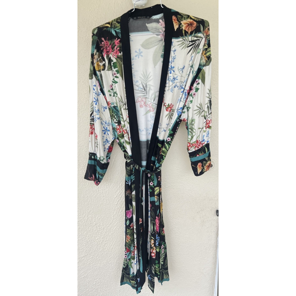 Zara Basic Collection Kimono Jacket M Floral Belted Robe Vacation Resort Lagen - Picture 3 of 8